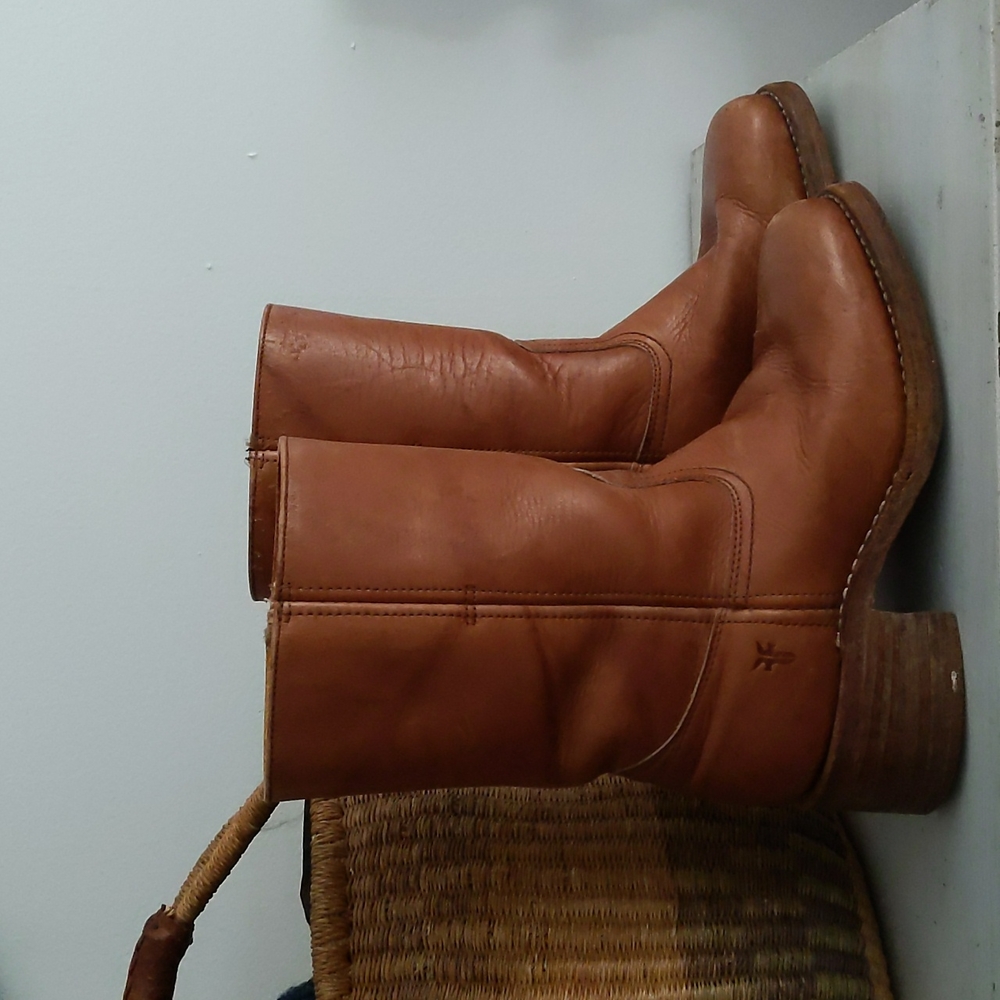 Frye campus boots short